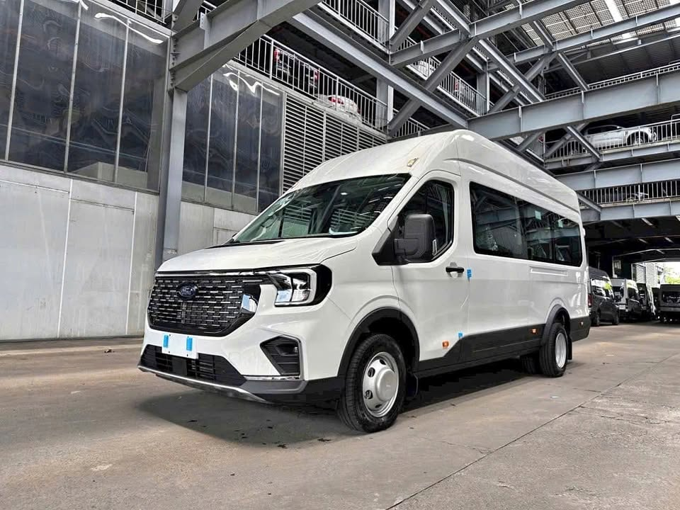 Thuê Xe 18 Chỗ Đi Huế - Giải Pháp Hoàn Hảo Cho Chuyến Du Lịch Cố Đô