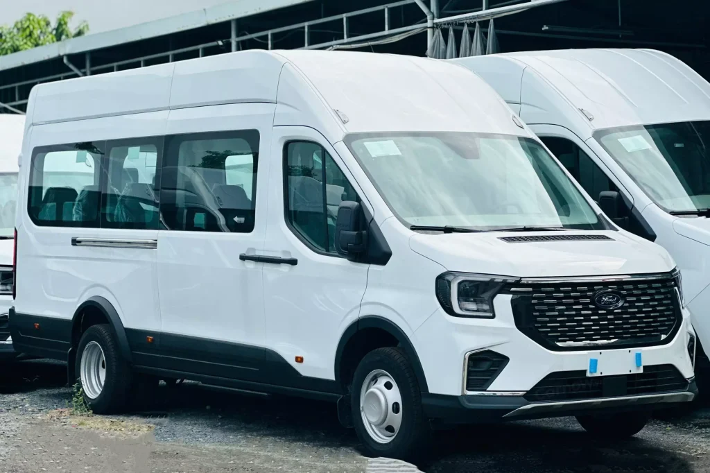 Thuê Xe 18 Chỗ Đi Huế - Giải Pháp Hoàn Hảo Cho Chuyến Du Lịch Cố Đô